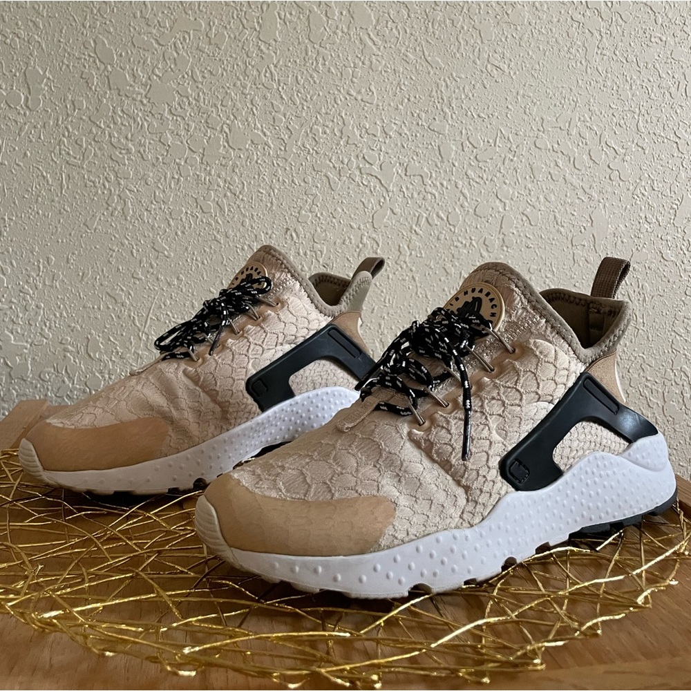 NIKE AIR HUARACHE RUN ULTRA SE TAN WOMENS SIZE 7